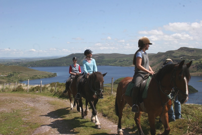 trail-ride-in-ireland-inn-to-inn-horseback-trip-killarney-and-the